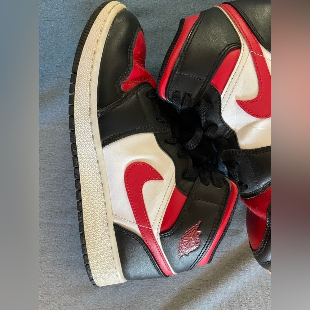 Jordan 1 Retro High OG, Size 6.5Y, EUC - Picture 2 of 9
